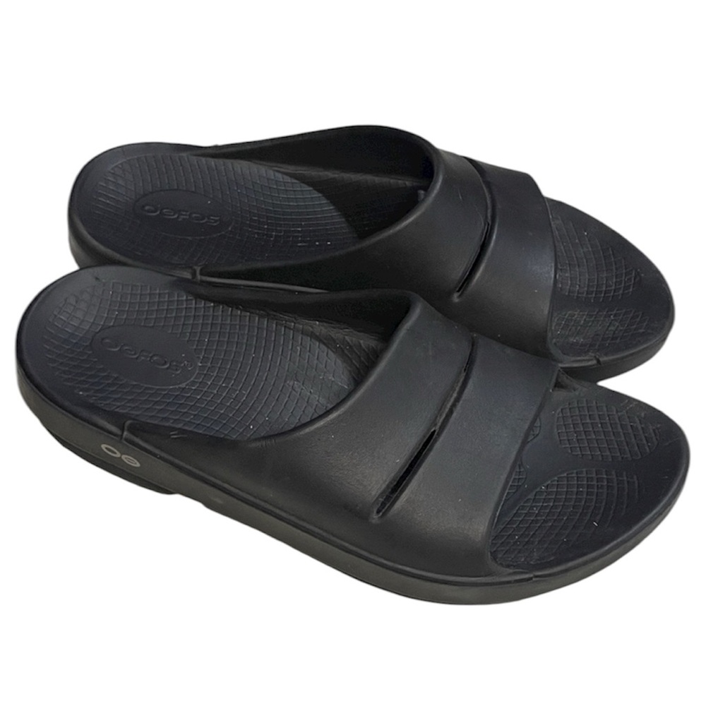 OOFOS Black Comfort Slides